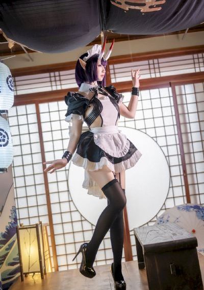 亚洲欧美另类外套_高清完整版
