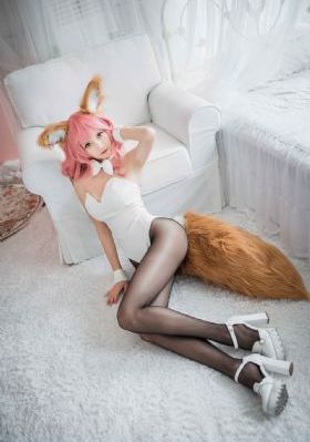 欧美卡通毛衣街拍_4K日韩免费观看