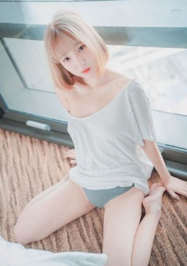 少妇粉嫩的下面好多水_正片免费观看